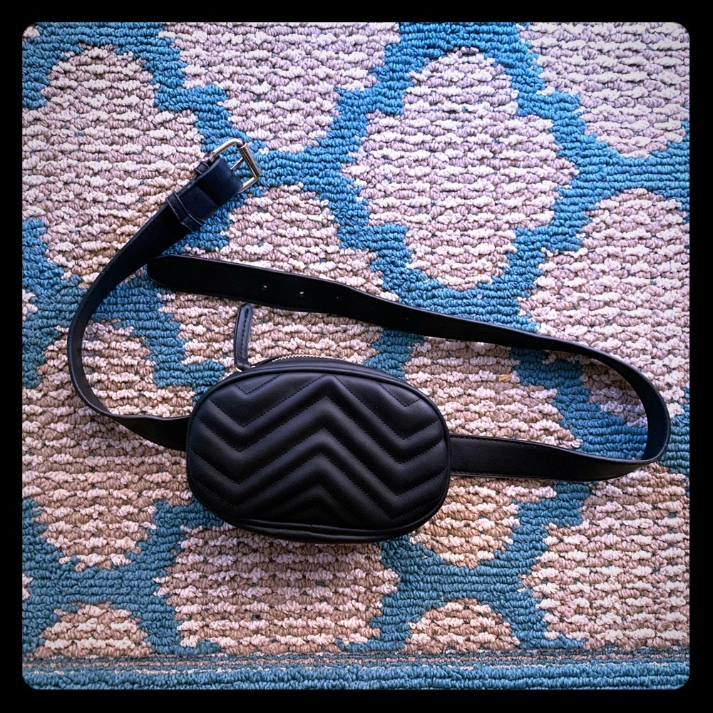 LULUS BLACK FANNY PACK